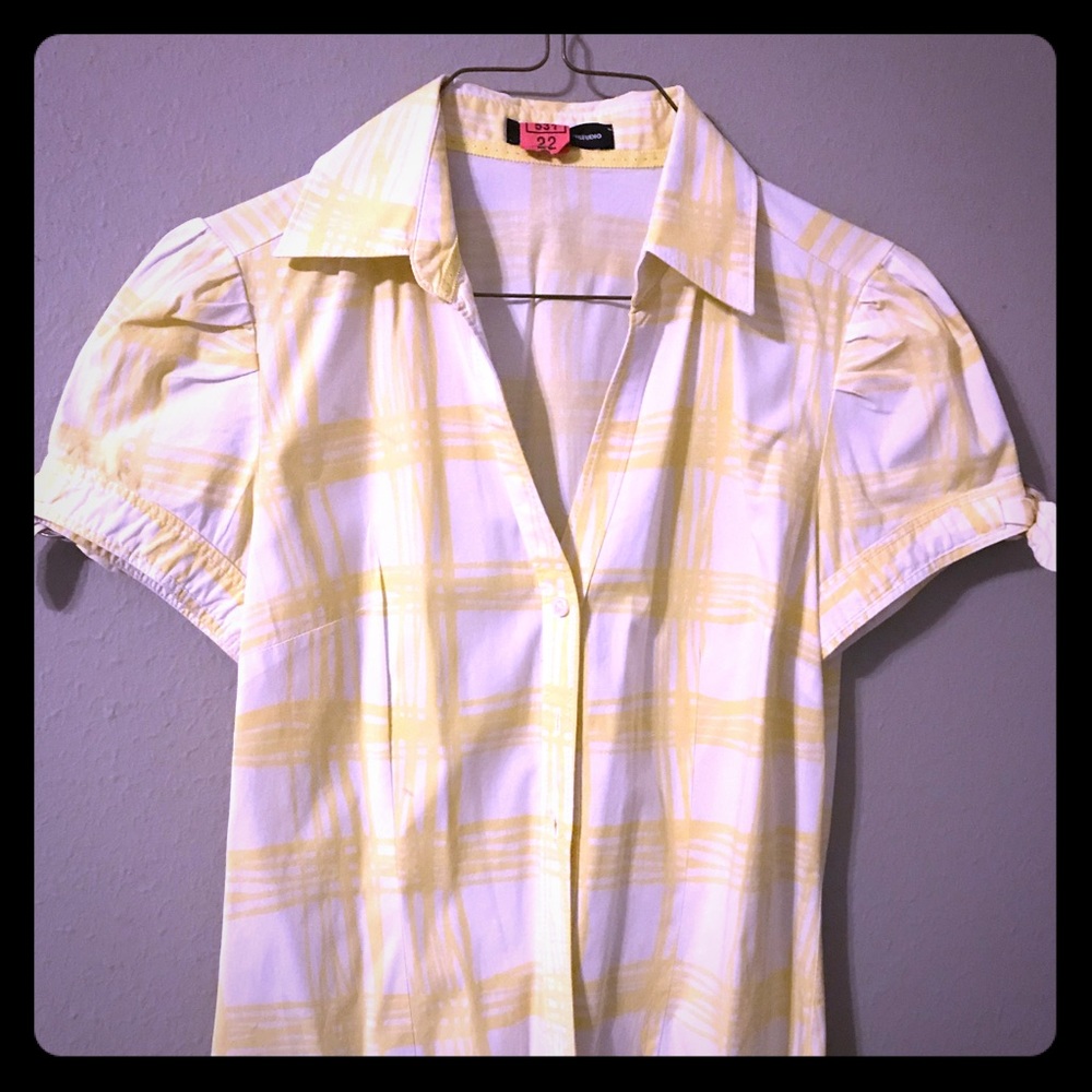 Express short sleeve button down
